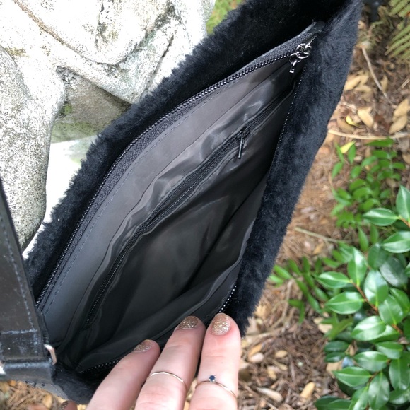 Black fur purse - Picture 2 of 2